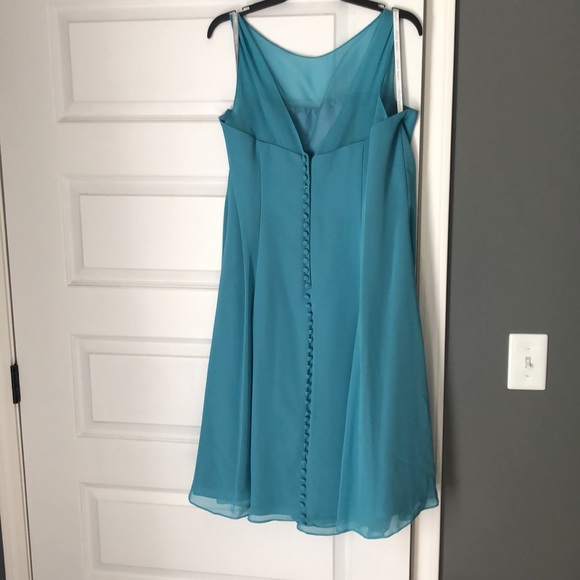 Stunning teal button back dress - Picture 2 of 4